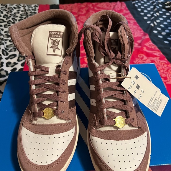 NEW HIGH TOP SNEAKERS - Picture 5 of 5